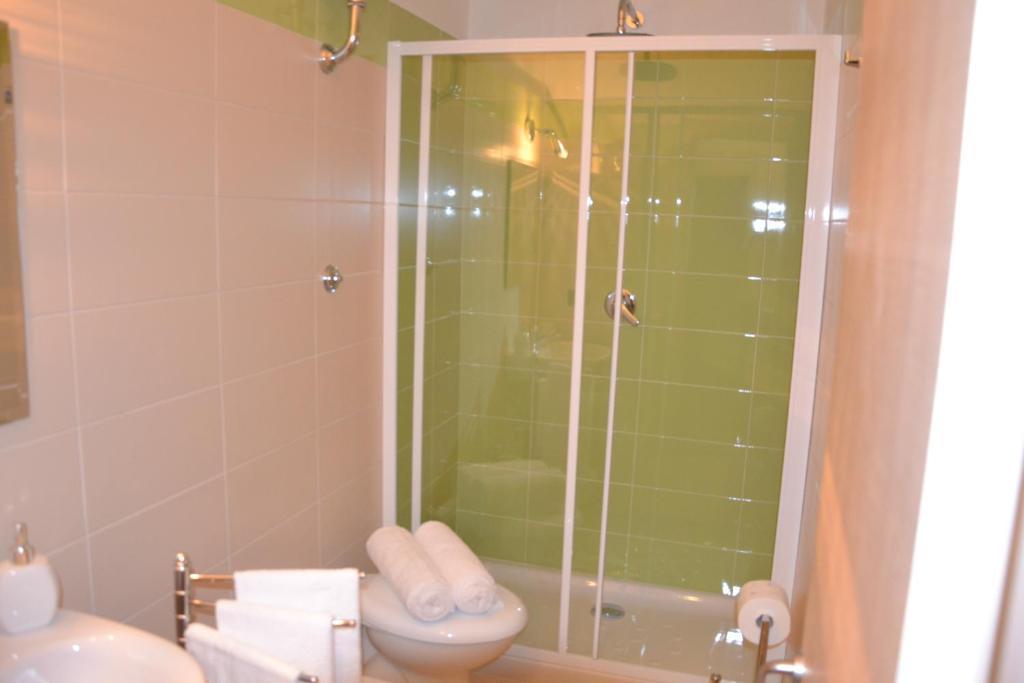 Triple Room,64176190:JPEG