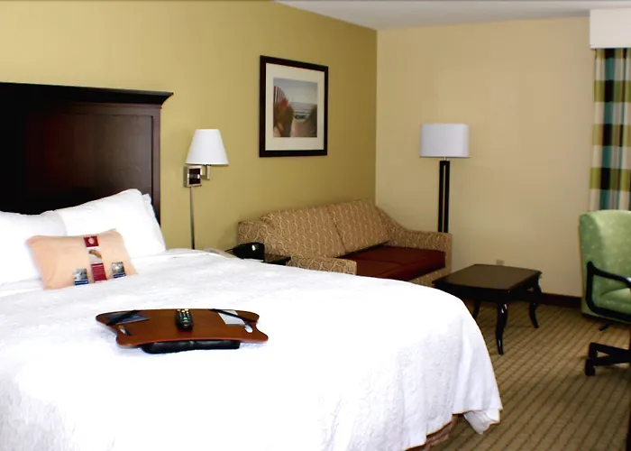Hampton Inn Naples-Central